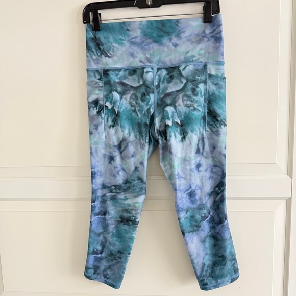 Athleta Blue and Green Tie-Dye Capri Leggings Size Medium 41888 - Picture 5 of 14